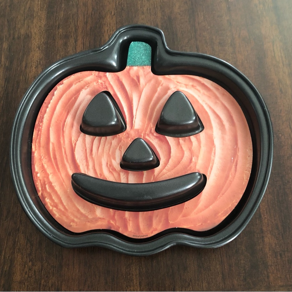 Pumpkin Happy Face metal Tray brown. 11”X 11”